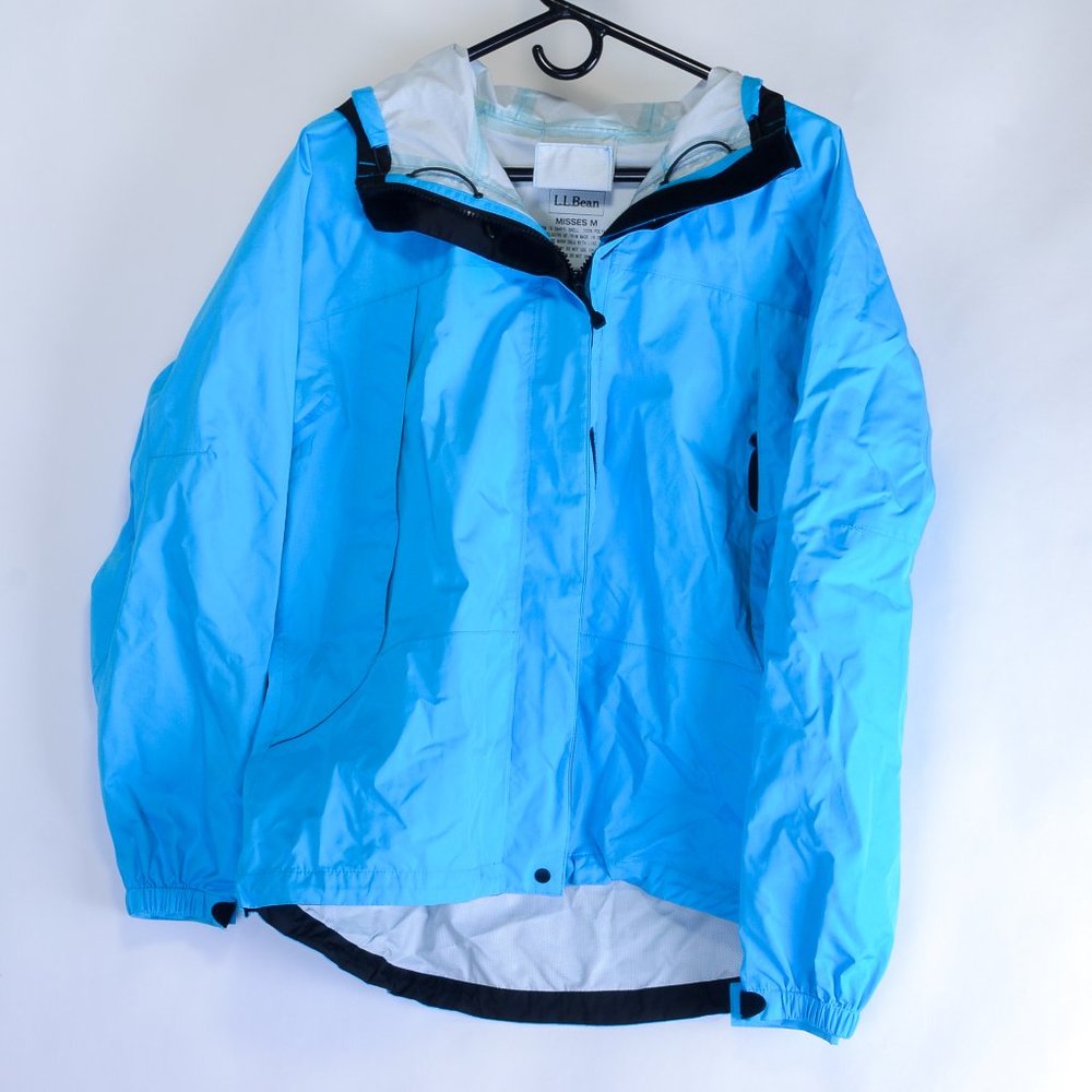 Blue L.L. Bean raincoat in EUC!  Women's Medium